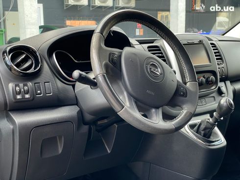 Opel Vivaro 2015 серый - фото 5