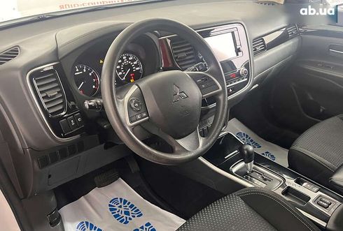 Mitsubishi Outlander 2020 - фото 8