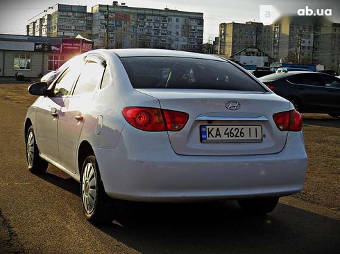 Hyundai Elantra 2011 - фото 4