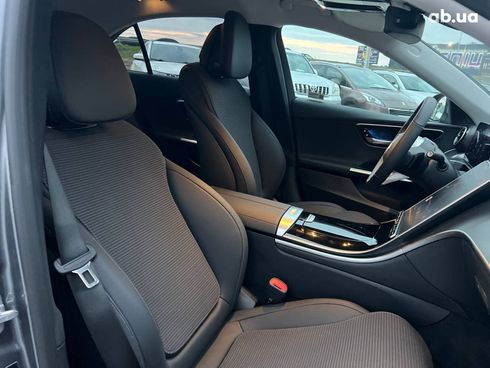Mercedes-Benz C-Класс 2024 серый - фото 38