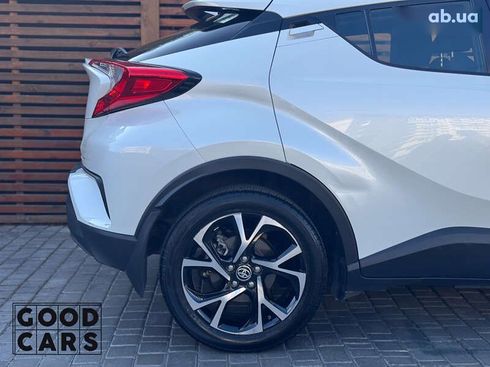 Toyota C-HR 2019 - фото 11