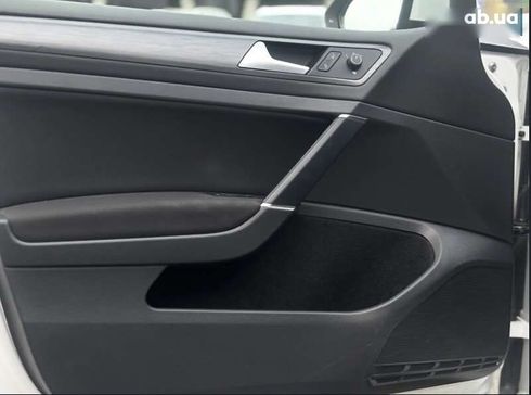 Volkswagen e-Golf 2020 - фото 6