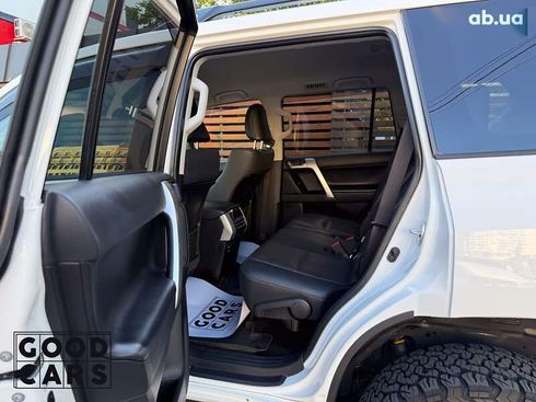 Toyota Land Cruiser Prado 2021 - фото 29