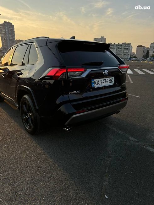 Toyota RAV4 Hybrid 2020 синий - фото 10