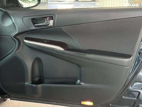 Toyota Camry 2015 серый - фото 22
