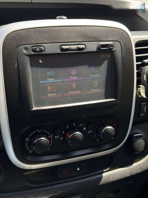 Renault Trafic 2015 - фото 11