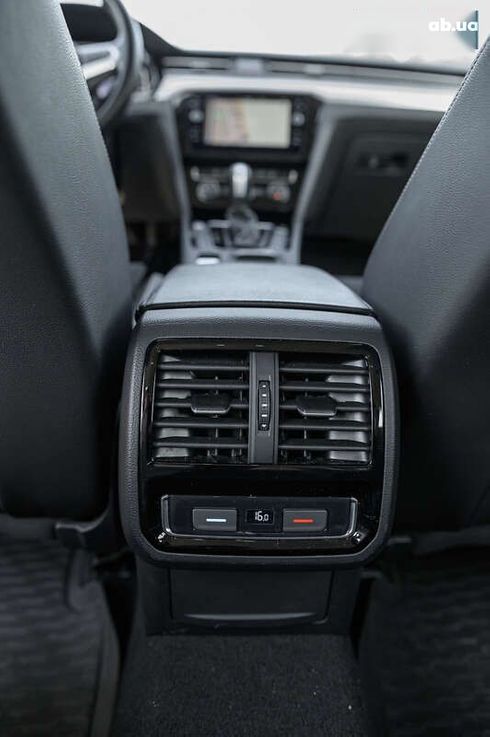 Volkswagen Passat 2020 - фото 6