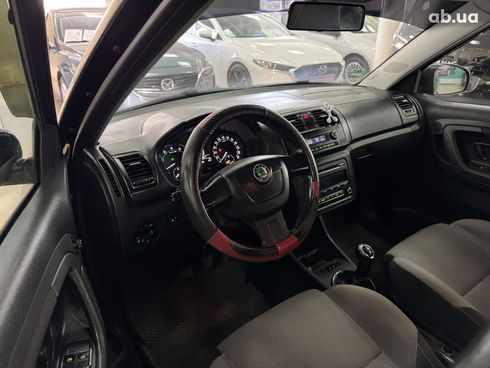 Skoda Fabia 2012 черный - фото 4