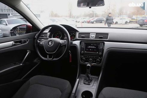 Volkswagen Passat 2016 - фото 11