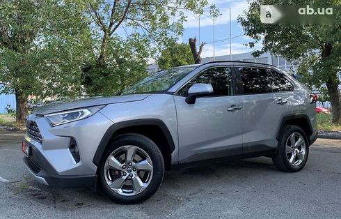 Toyota RAV4 2019 - фото 9