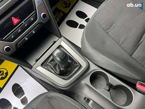 Hyundai Elantra 2016 - фото 16