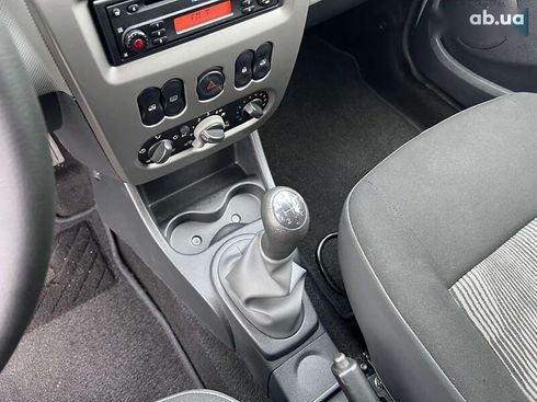 Dacia Sandero 2009 - фото 17