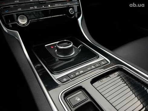 Jaguar XE 2019 черный - фото 27