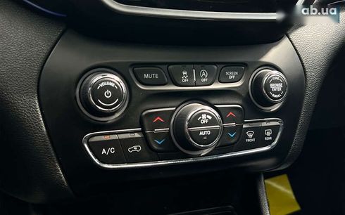 Jeep Cherokee 2018 - фото 17
