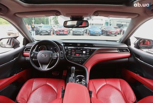 Toyota Camry 2019 - фото 10