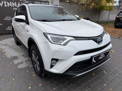 Toyota RAV4 2018 - фото 11
