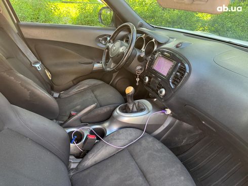 Nissan Juke 2011 белый - фото 21