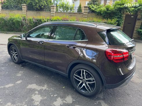 Mercedes-Benz GLA-Класс 2017 коричневый - фото 9