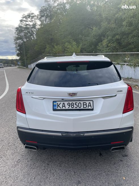 Cadillac XT5 2017 белый - фото 11