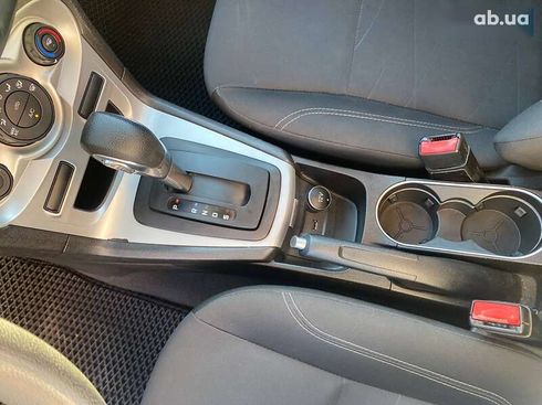 Ford Fiesta 2019 - фото 16