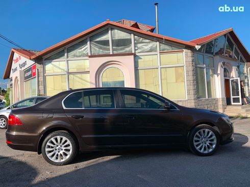 Skoda Superb 2013 коричневый - фото 4