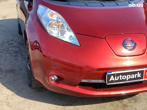 Nissan Leaf 2014 красный - фото 10