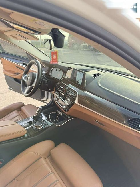 BMW 5 серия 2017 - фото 26