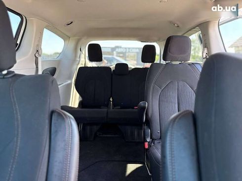 Chrysler Pacifica 2017 - фото 9
