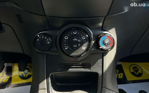 Ford Fiesta 2016 - фото 15