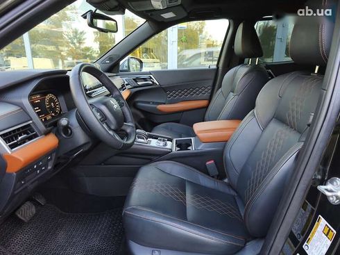 Mitsubishi Outlander 2023 - фото 11