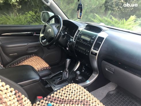 Toyota Land Cruiser Prado 2008 серебристый - фото 5