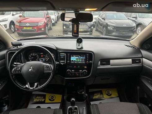 Mitsubishi Outlander 2016 - фото 14