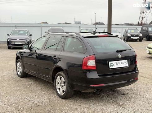 Skoda Octavia 2010 - фото 3