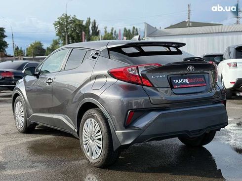 Toyota C-HR 2019 - фото 8