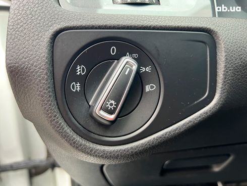 Volkswagen Golf 2016 белый - фото 24