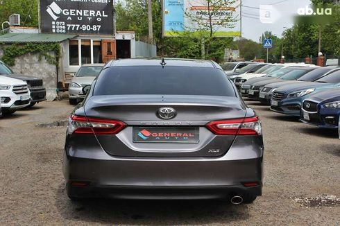 Toyota Camry 2018 - фото 6