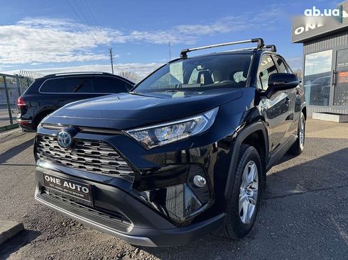Toyota RAV4 2021 - фото 2