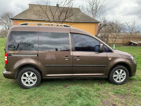 Volkswagen Caddy 2012 коричневый - фото 3