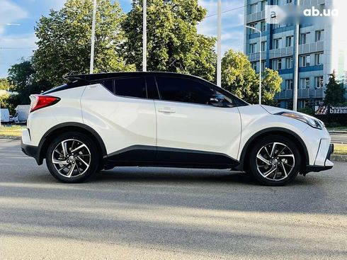 Toyota C-HR 2020 - фото 7