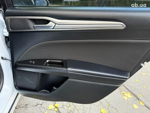 Ford Fusion 2017 белый - фото 19