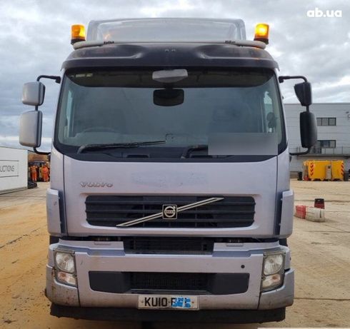 Volvo 320 2010 - фото 2