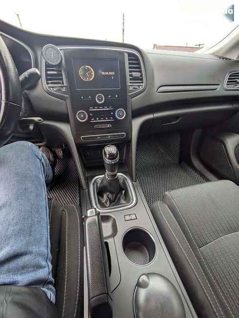Renault Megane 2017 - фото 18