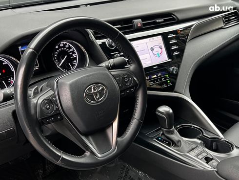 Toyota Camry 2019 черный - фото 14