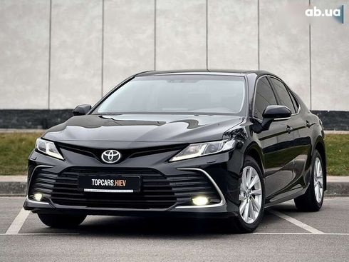 Toyota Camry 2023 - фото 2