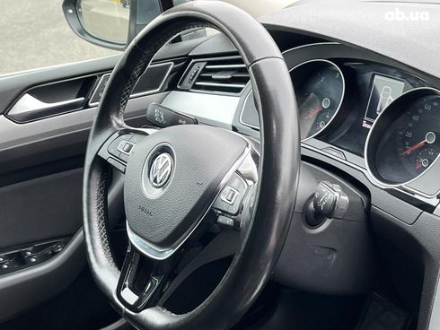 Volkswagen Passat 2015 серый - фото 19
