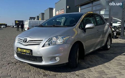 Toyota Auris 2011 - фото 3