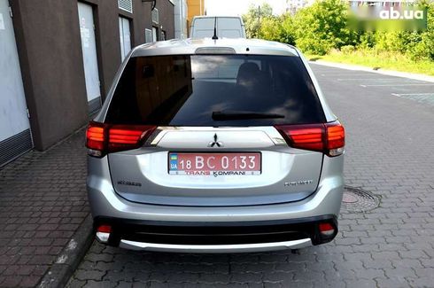 Mitsubishi Outlander 2016 - фото 10