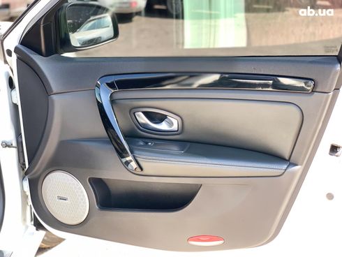 Renault Laguna 2015 белый - фото 23
