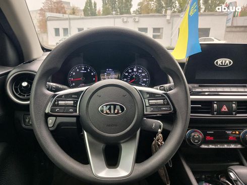 Kia Forte 2018 черный - фото 5