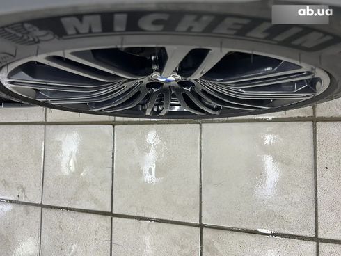 BMW 5 серия 2018 серый - фото 5